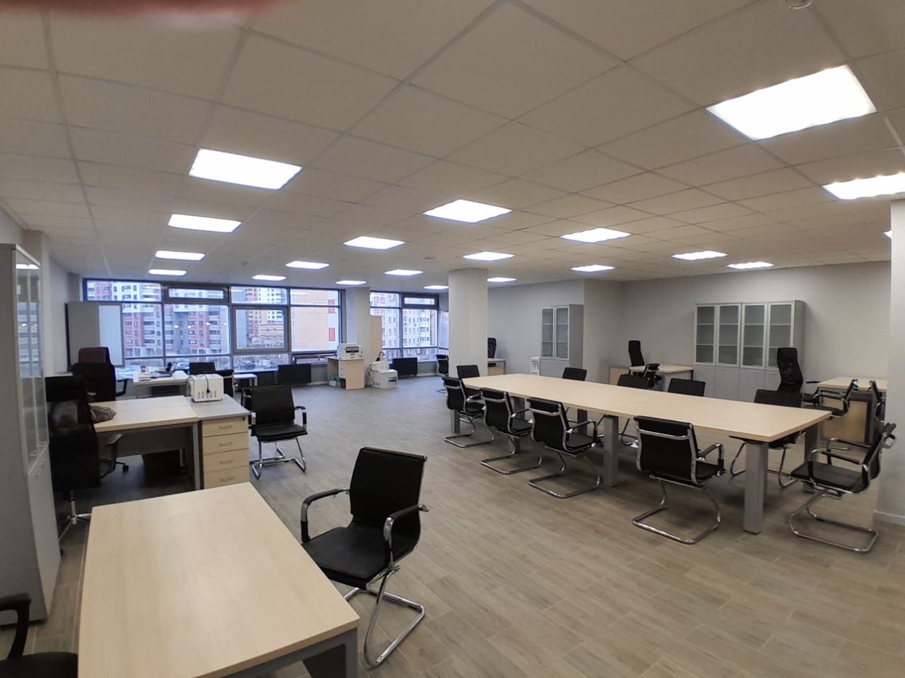 Open-space с переговорной зоной